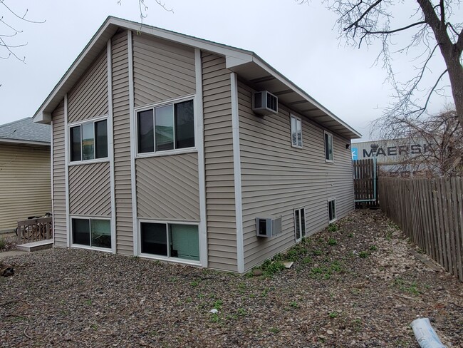 920 9th Ave SE, Unit 920 in Minneapolis, MN - Building Photo - Building Photo