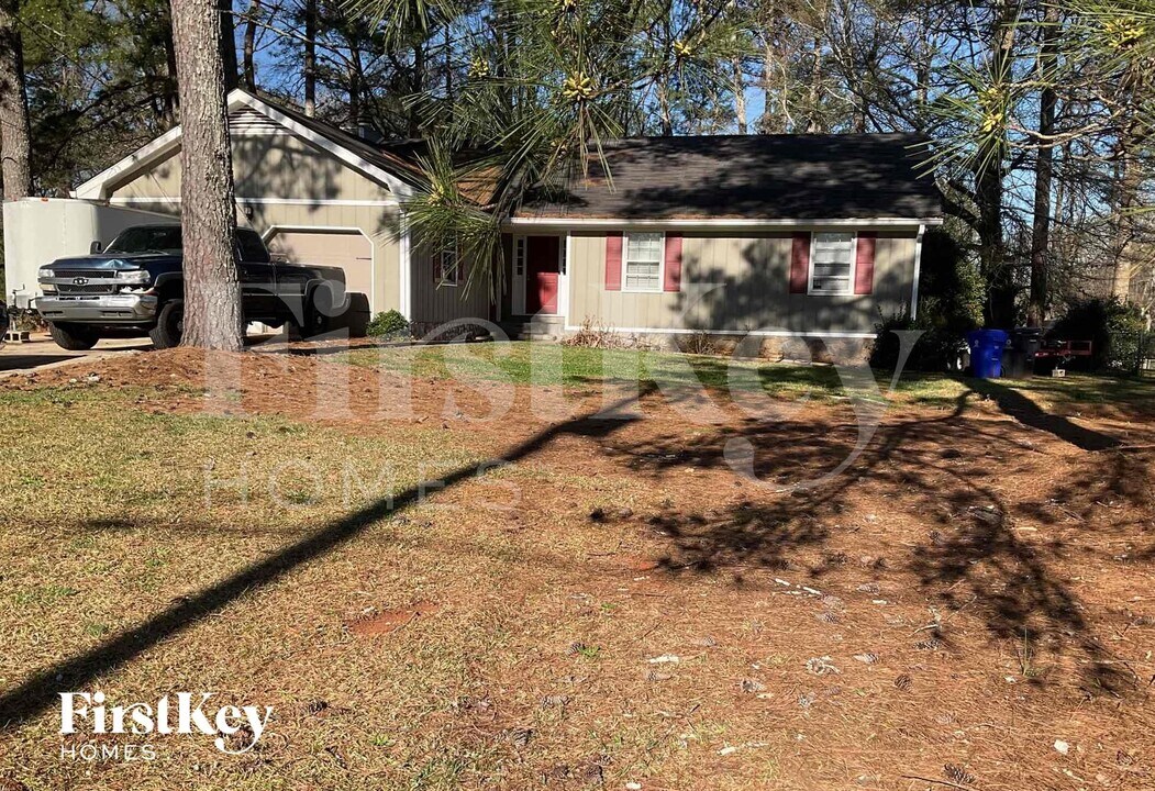 165 Fireside Way in Fairburn, GA - Building Photo