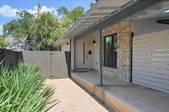 3304 Bonnie Rd in Austin, TX - Building Photo - Building Photo