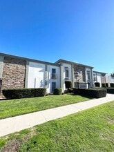 ANZA 2 (Auldin Arms) in Torrance, CA - Building Photo - Interior Photo