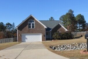 288 Valley View Ct in Sanford, NC - Building Photo