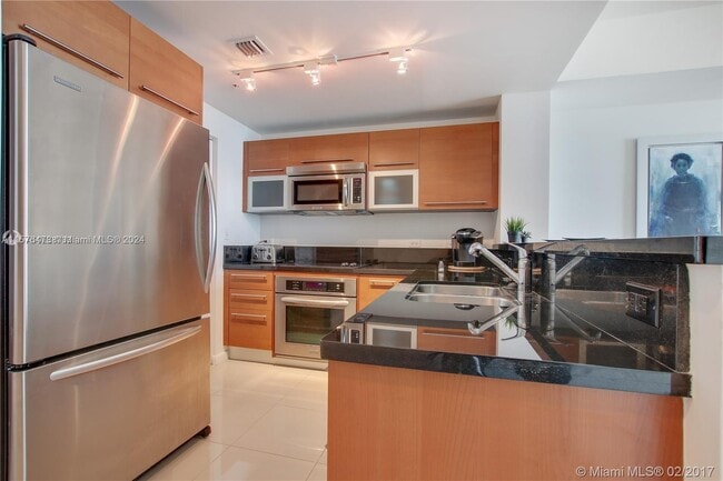 property at 253 NE 2nd St