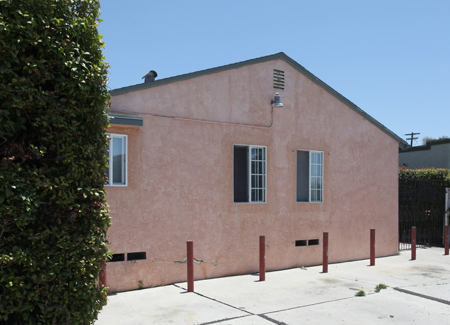 4233 Swift Ave in San Diego, CA - Foto de edificio - Building Photo