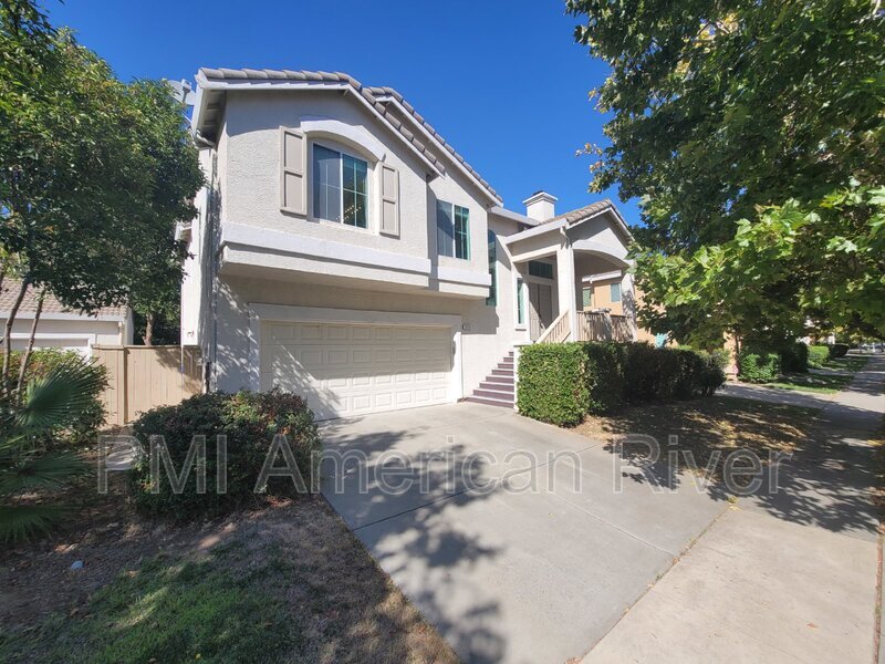 2825 Babson Dr in Elk Grove, CA - Building Photo