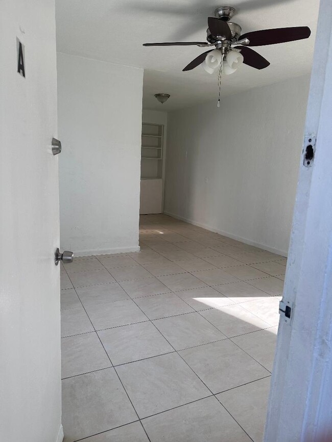 1724 Rodman St, Unit A in Hollywood, FL - Foto de edificio - Building Photo