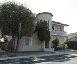 2148 Locust Ave in Long Beach, CA - Building Photo - Building Photo