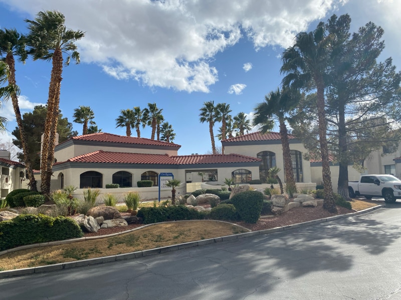 8455 W Sahara Ave in Las Vegas, NV - Building Photo