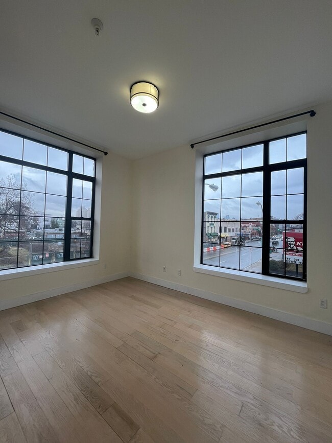 610 Communipaw Ave, Unit 2R in Jersey City, NJ - Building Photo - Building Photo