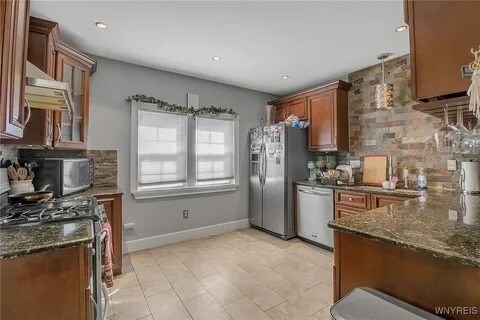 961 Amherst St, Unit Upper in Buffalo, NY - Building Photo - Building Photo