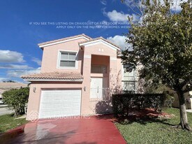 3042 San Carlos Dr in Margate, FL - Building Photo