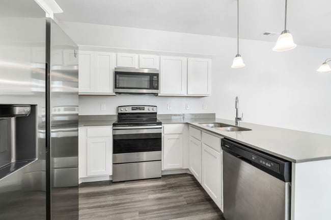 336 750 N in Vineyard, UT - Building Photo - Building Photo