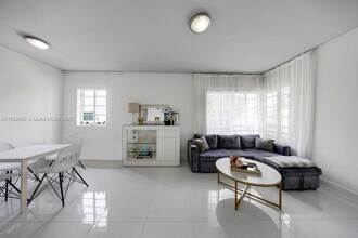 1000 Meridian Ave in Miami Beach, FL - Building Photo - Building Photo
