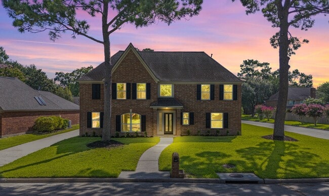 3202 Hickory Falls Dr