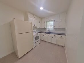 601 N Gordon St in Wichita, KS - Foto de edificio - Building Photo