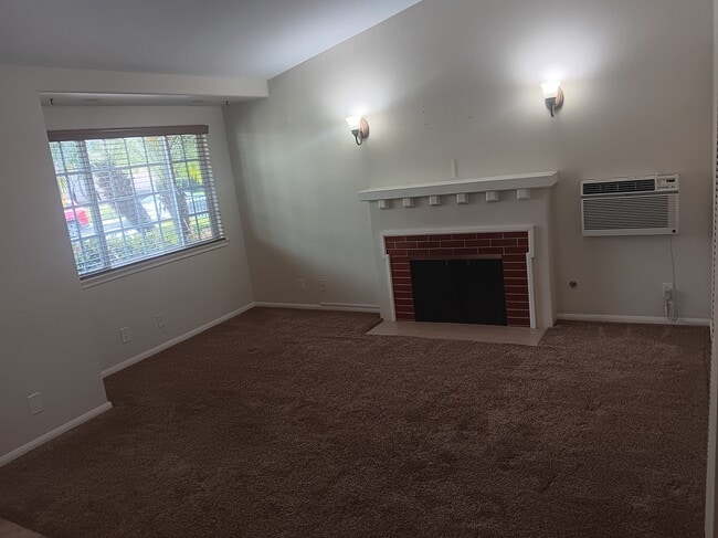 7341 Newlin Ave in Whittier, CA - Foto de edificio - Building Photo