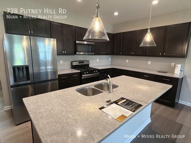property at 728 Putney Hl Rd