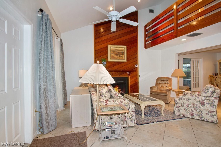532 111th Ave N in Naples, FL - Building Photo