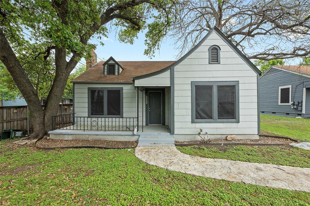 2500 Manor Rd in Austin, TX - Building Photo
