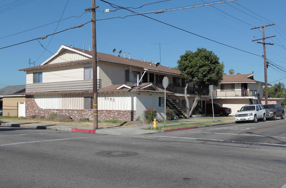 6103 E 61st St in Huntington Park, CA - Building Photo