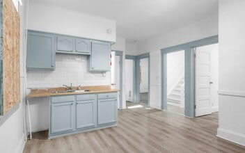 15322 Yorick Ave in Cleveland, OH - Foto de edificio - Building Photo