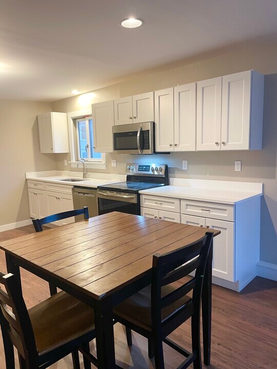 540 Thames St, Unit 2 in Newport, RI - Building Photo