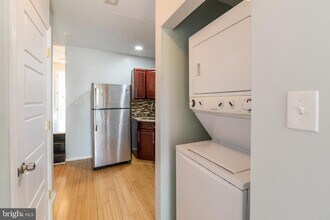 1833 Master St-Unit -UNIT 3 in Philadelphia, PA - Building Photo - Building Photo