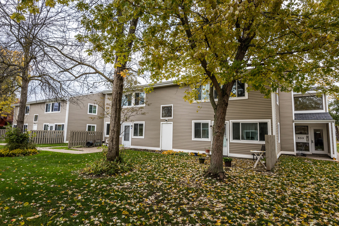 Brewster Mews in Amherst, NY - Foto de edificio