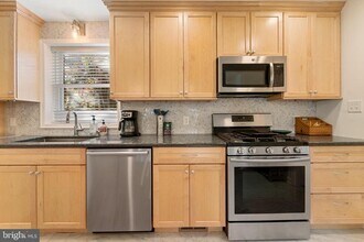 33 Ancell St in Alexandria, VA - Building Photo - Building Photo