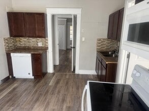 2900 E Bessemer Ave in Greensboro, NC - Building Photo - Building Photo