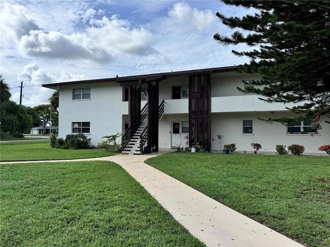 245 Center Rd, Unit 201 in Venice, FL - Building Photo - Building Photo