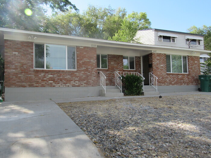 1115 Buena Vista Ave in Reno, NV - Foto de edificio