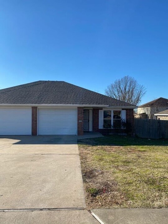 1232 Wilson St in Springdale, AR - Building Photo