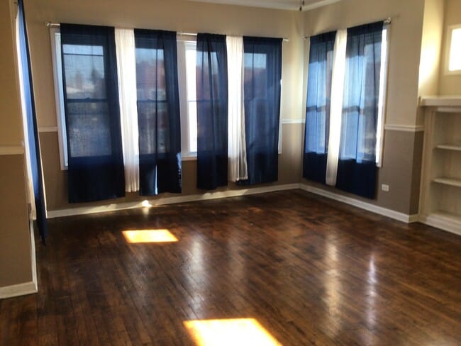 8204 S Peoria St in Chicago, IL - Building Photo - Building Photo