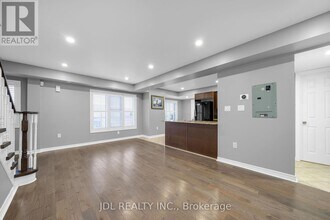 2081 Bur Oak Ave in Markham, ON - Building Photo - Building Photo