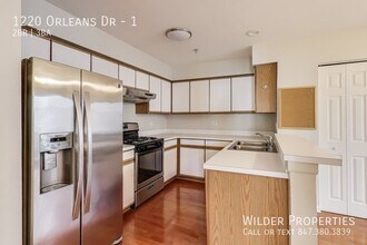 1220 Orleans Dr in Mundelein, IL - Building Photo - Building Photo