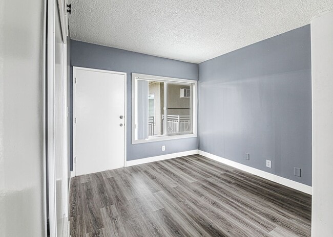 210 E 29th St in Long Beach, CA - Building Photo - Building Photo