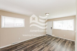 12006 Erwin Ave in Cleveland, OH - Foto de edificio - Building Photo