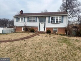 6104 Briarview Ct in Alexandria, VA - Building Photo