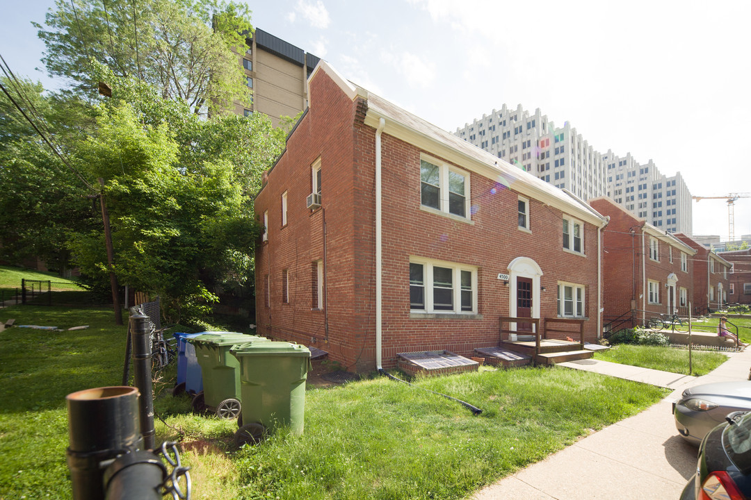 The Avondale Apartments in Bethesda, MD - Building Photo