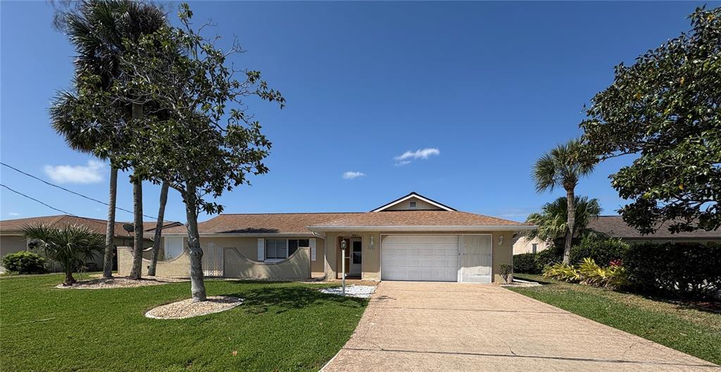 24 Clearview Ct S in Palm Coast, FL - Building Photo