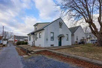 123 N Spruce St in Elizabethtown, PA - Building Photo - Building Photo