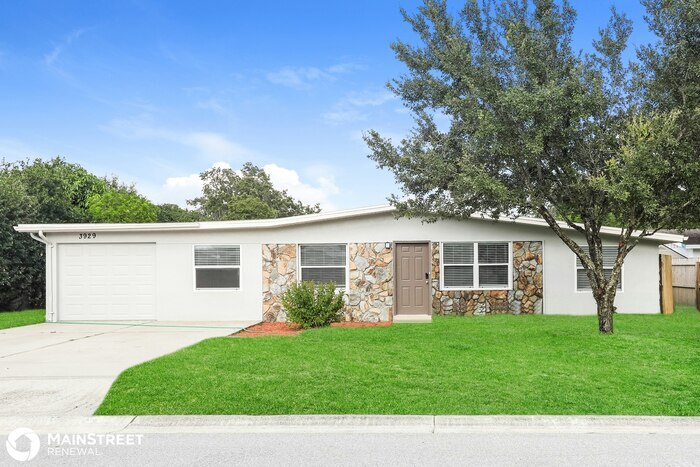 3929 Chaucer Ln in Sarasota, FL - Building Photo