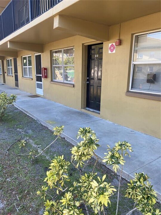 2500 Harn Blvd in Clearwater, FL - Building Photo