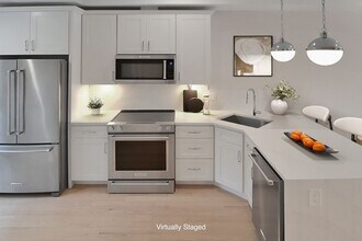 174 Fisher Ave in Boston, MA - Foto de edificio - Building Photo