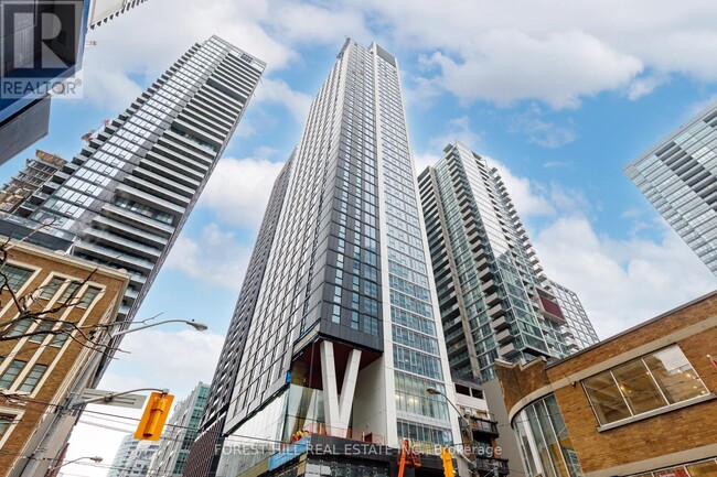 357 King St W