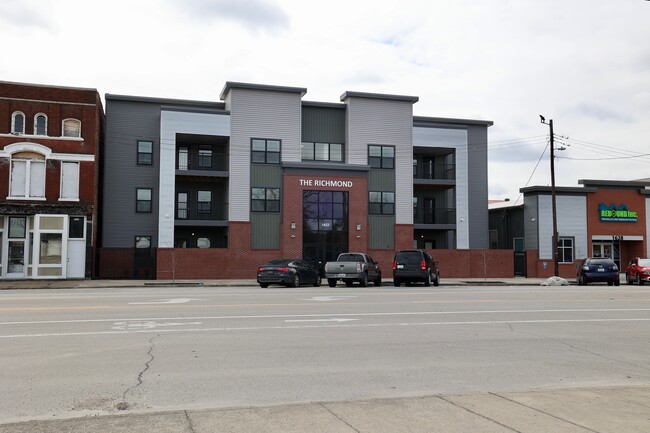 The Richmond Apartments in Louisville, KY - Building Photo - Building Photo
