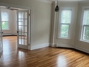 14 Greenwood Ter, Unit 2 in Somerville, MA - Building Photo - Building Photo