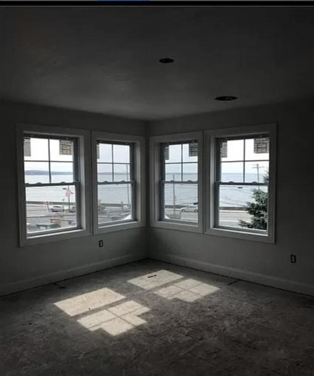 18 Ormerod Ave in Portsmouth, RI - Building Photo - Building Photo