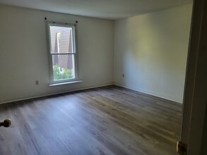 3 Shadowbrook Ln, Unit 27 in Milford, MA - Building Photo - Building Photo