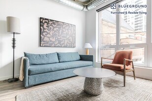 61 W Erie St, Unit FL2-ID1399 in Chicago, IL - Building Photo